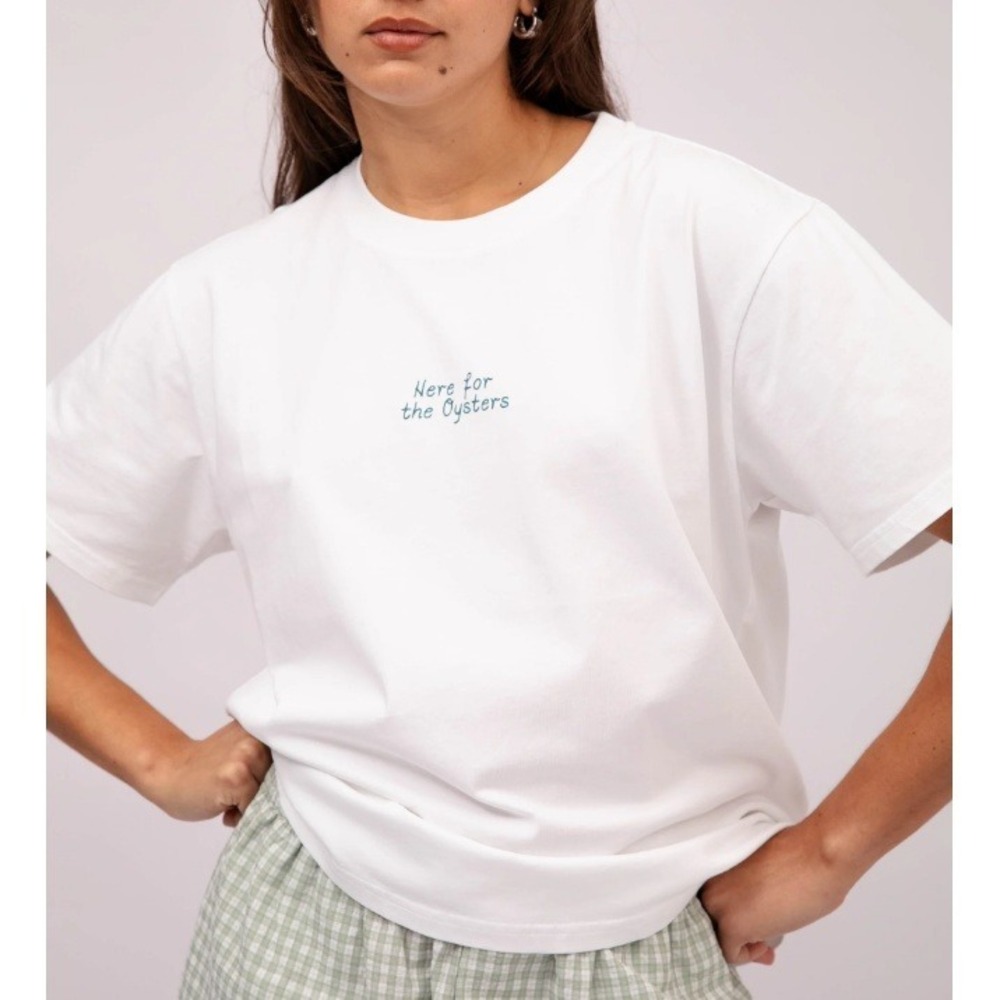 Saint Paradiso Women's White Here For The Oysters Boyfriend Tee Size S NWT